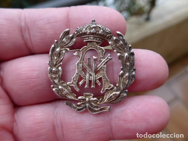 Militaria: ANTIGUO EMBLEMA CAZADORES DE ALFONSO XII CABALLERIA