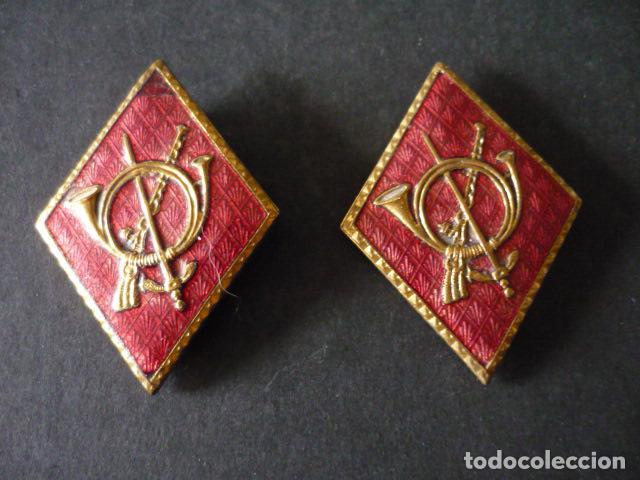 Militaria: PAREJA DE ROMBOS DE INFANTERIA - Foto 1