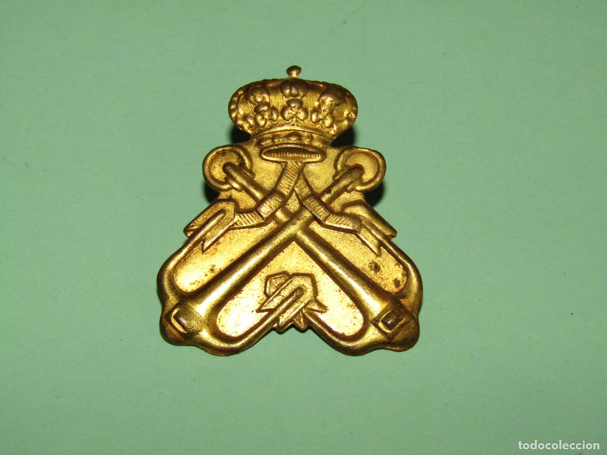 Militaria: Antigua Insignia de Lat&oacute;n con Imperdible de la Marina