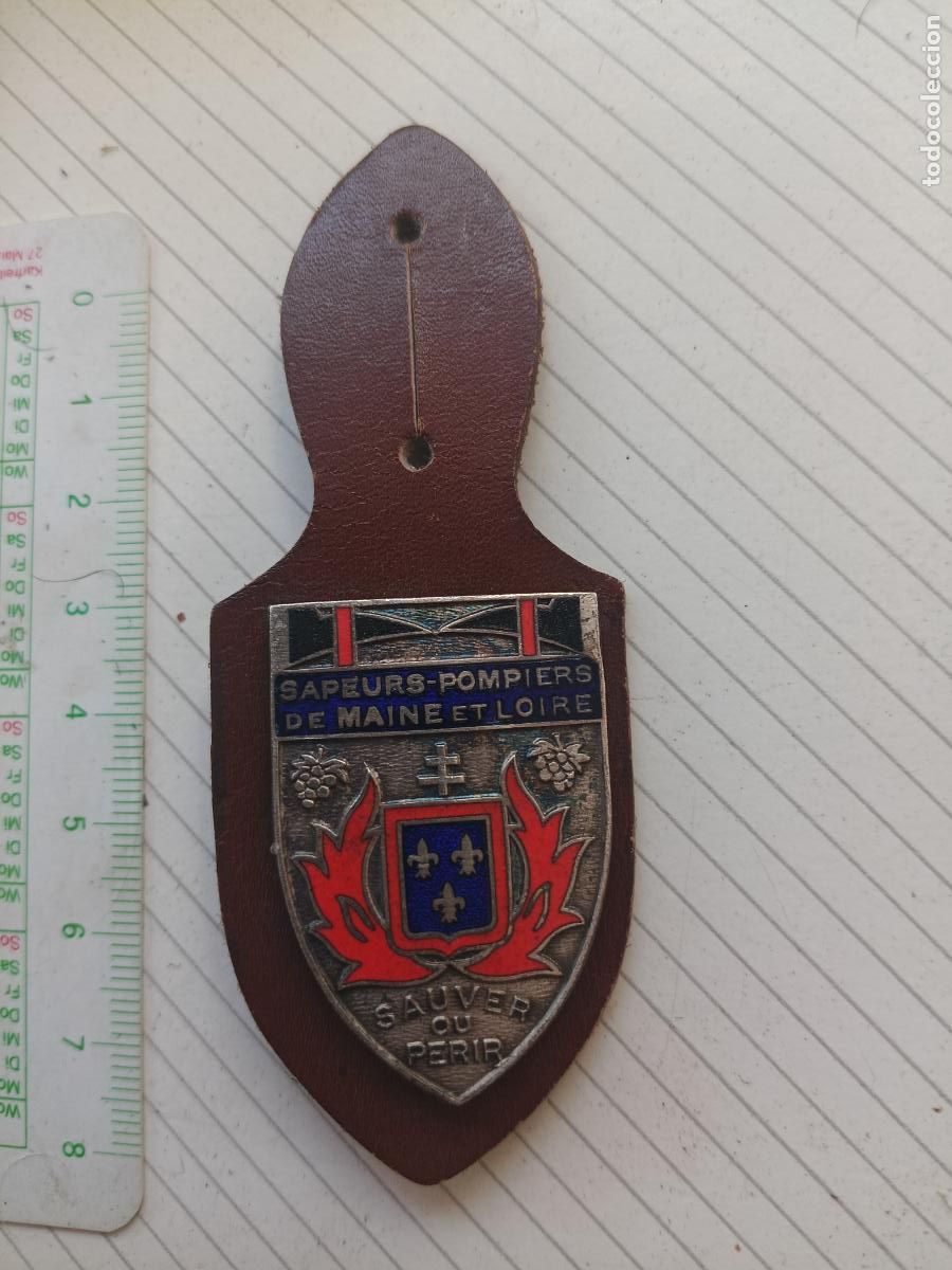 Militaria: FRANCIA, PEPITO / INSIGNIA DE BOMBEROS FRANCESA SAPEURS POMPIERS, MAINE ET LOIRE