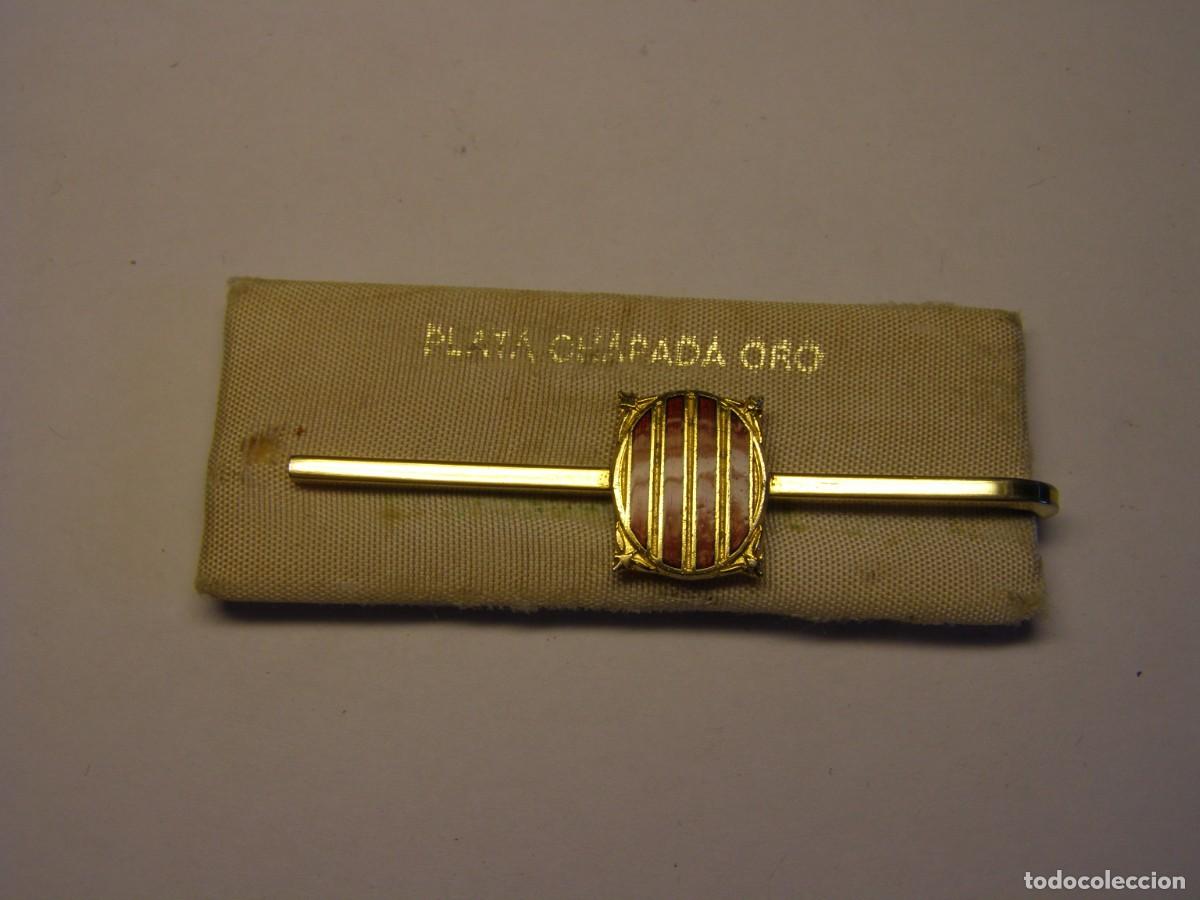 Militaria: Precioso pisacorbatas o pasacorbatas de la Gueneralitat de Catalunya. Esmaltes. A&ntilde;os 80.