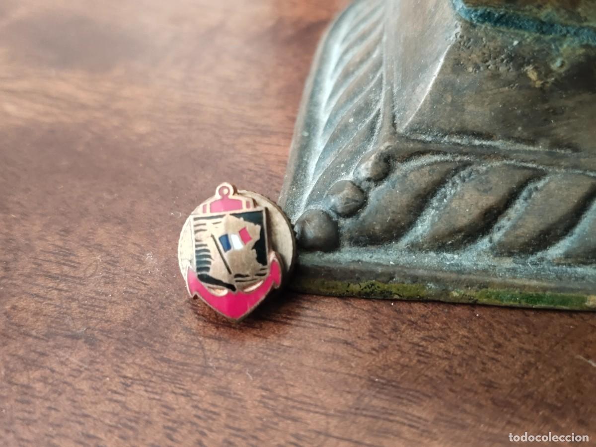 Militaria: Francia. Insignia a tuerca de la Armada. - Foto 1