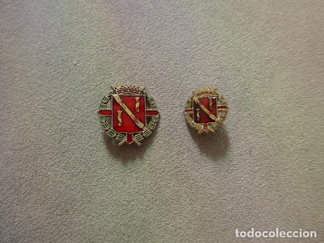 Militaria: Lote 2 antiguas insignias originales de la Casa del Generalisimo Franco.