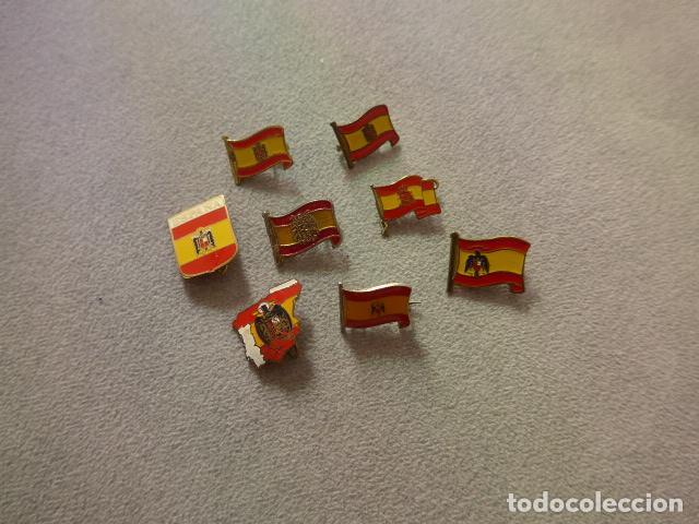 Militaria: Lote 8 antiguas insignias originales patrioticas con bandera espa&ntilde;ola franquista, Franco, transicion