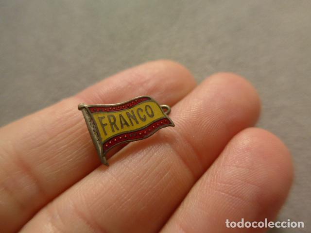 Militaria: Antigua insignia esmaltada de Franco, original, Guerra civil.
