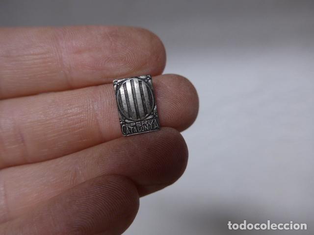 Militaria: Antigua insignia republicana original PER CATALUNYA, guerra civil.