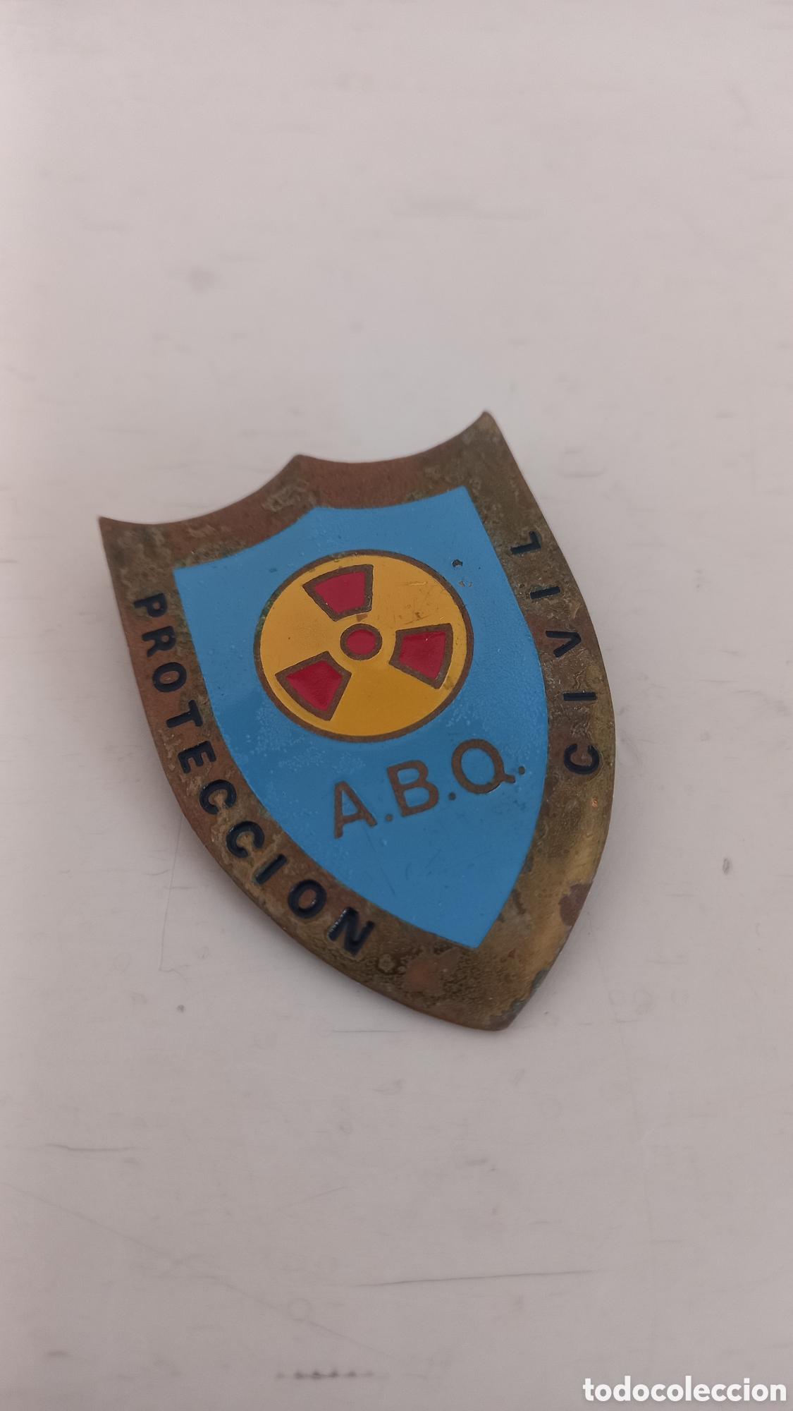 Militaria: Antigua chapa personal PROTECCION CIVIL. Amenazas biol&oacute;gicas, qu&iacute;micas y nucleares