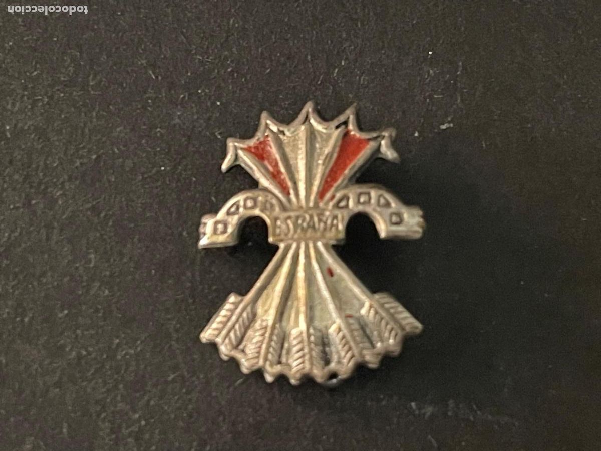 Militaria: INSIGNIA YUGO Y FLECHAS - FALANGE