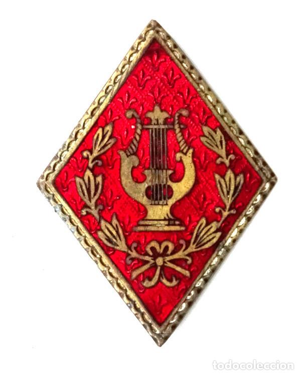 Militaria: ROMBO ESMALTADO DE MUSICO MILITAR