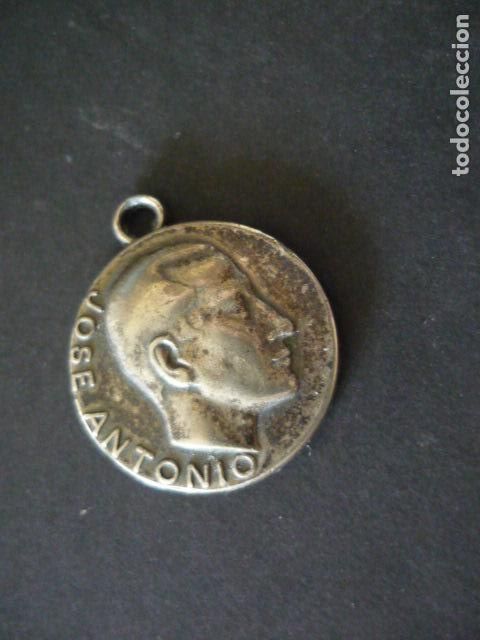 Militaria: COLGANTE JOSE ANTONIO PRIMO DE RIVERA 4 CM