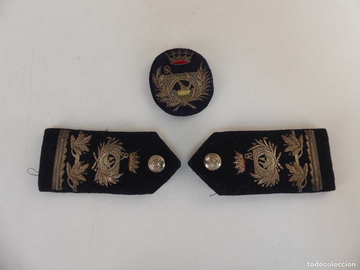 Militaria: hombreras y emblema de uniforme militar o de ingeniero de la &eacute;poca franquista