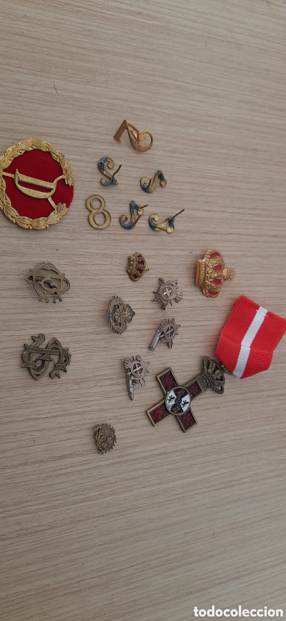 Militaria: Insignias variadas de la &eacute;poca de ALFONSO XIII
