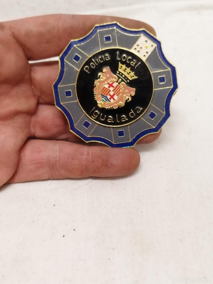 Militaria: Antigua placa de polic&iacute;a municipal de igualada, catalu&ntilde;a.