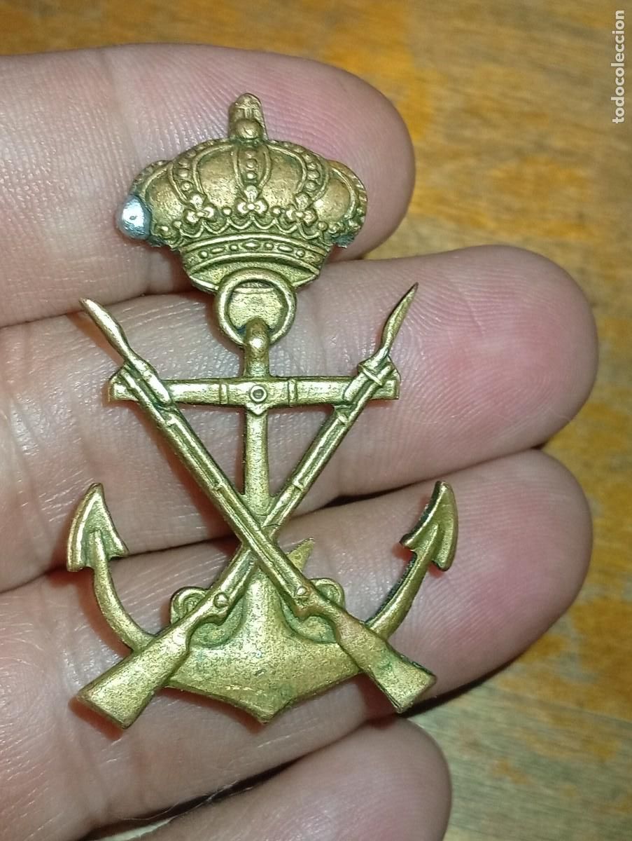 Militaria: Bonita insignia Infanteria de Marina gran emblema para boina o gorra original colecci&oacute;n