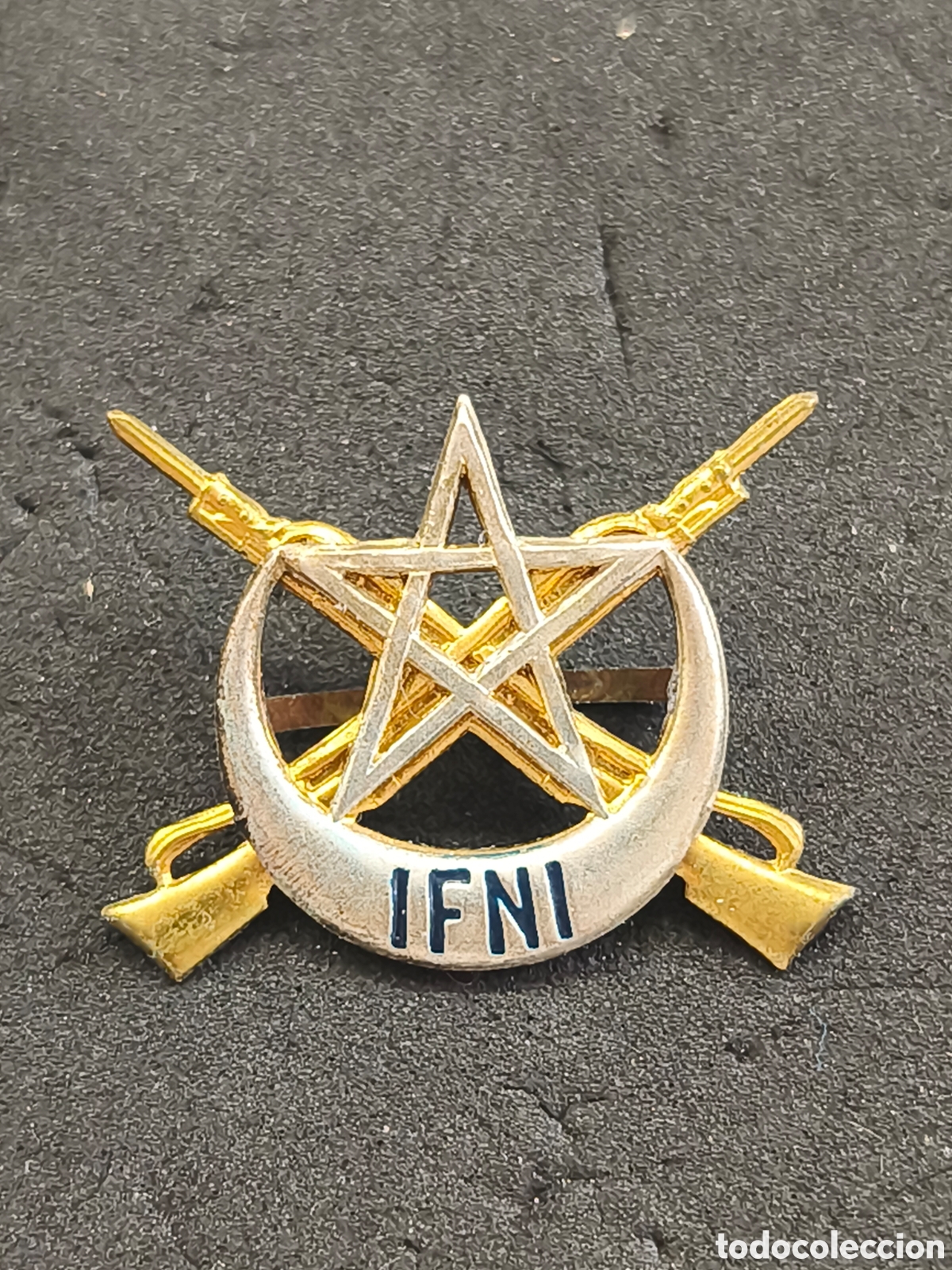 Militaria: EJERCITO ESPA&Ntilde;OL UNIDAD SIDI IFNI- INSIGNIA