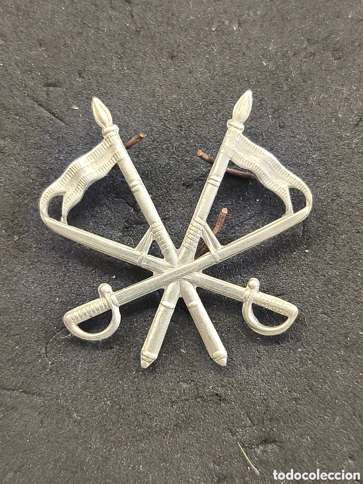 Militaria: Insignia Ej&eacute;rcito de Caballer&iacute;a - Emblema Distintivo