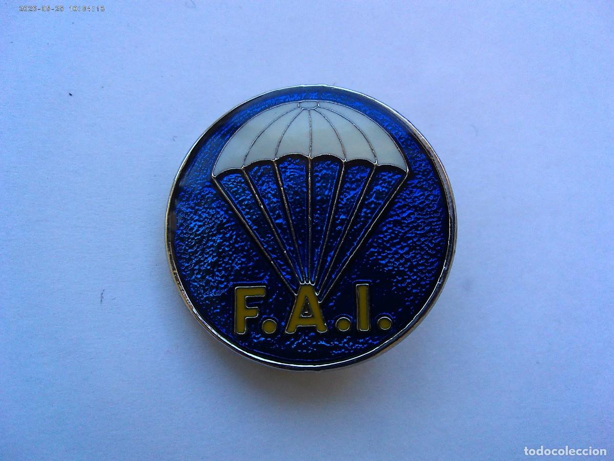 Militaria: EMBLEMA DE LA F.A.I. DE PARACAIDISTA DE LA AVIACION CIVIL