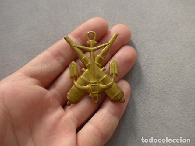 Militaria: Antigua insignia original de artillero naval de Alfonso XIII a Guerra civil, emblema de marina.