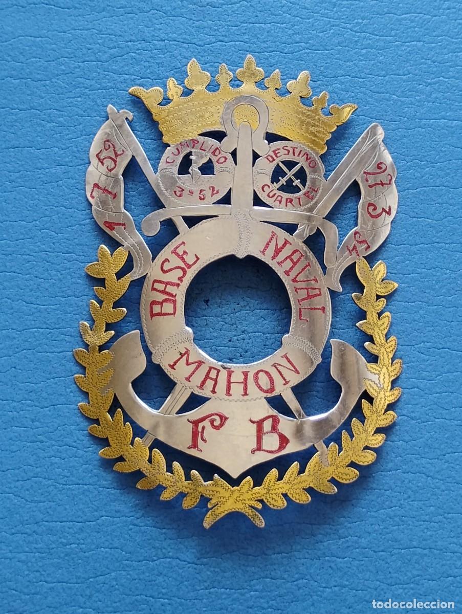 Militaria: ANTIGUA INSIGNIA MILITAR BASE NAVAL MAHON DE LICENCIATURA