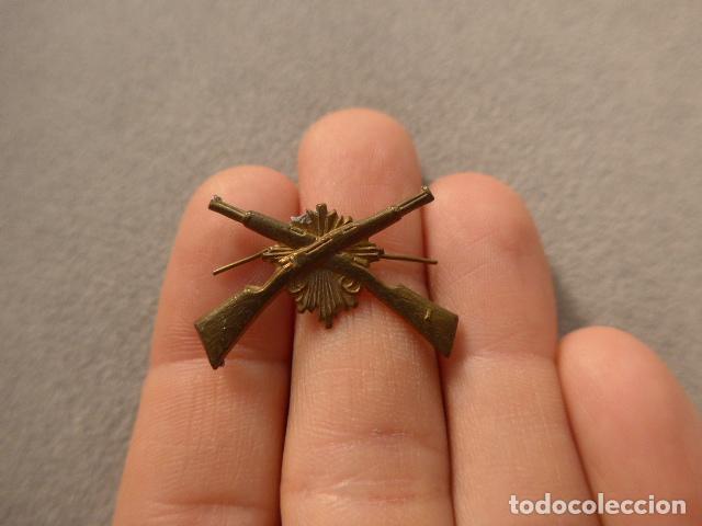 Militaria: Antigua insignia o emblema original de carabineros, republicana de guerra civil