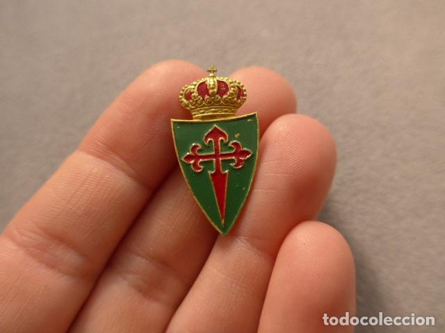 Militaria: Antigua insignia o emblema original de Renovacion Espa&ntilde;ola, Guerra civil.