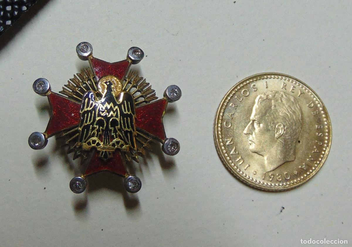 Militaria: INSIGNIA ORDEN DE CISNEROS ORO 18 KILATES Y OCHO BRILLANTES, BUEN ESTADO