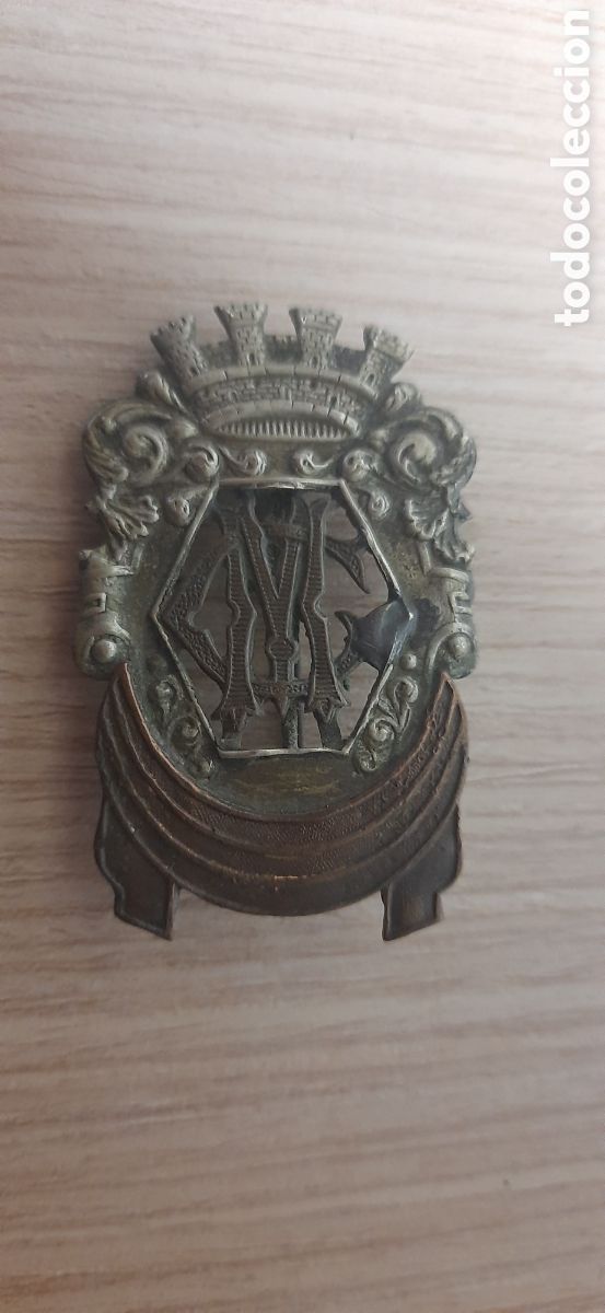Militaria: insignia republicana de gorra de cuerpo municipal