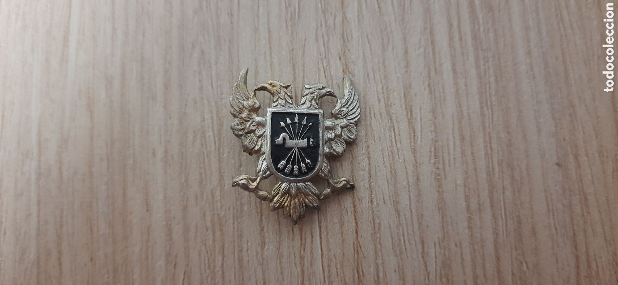Militaria: Insignia de la falange &aacute;guila bicefala