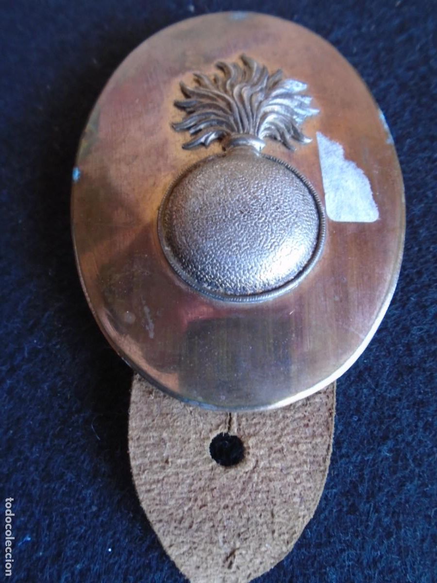 Militaria: (MI-260502)PLACA BANDOLERA DE ARTILLERIA