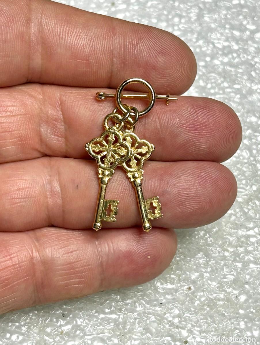 Militaria: 3755.Antiguo broche de solapa de la agrupaci&oacute;n San Pedro Ap&oacute;stol de Cartagena