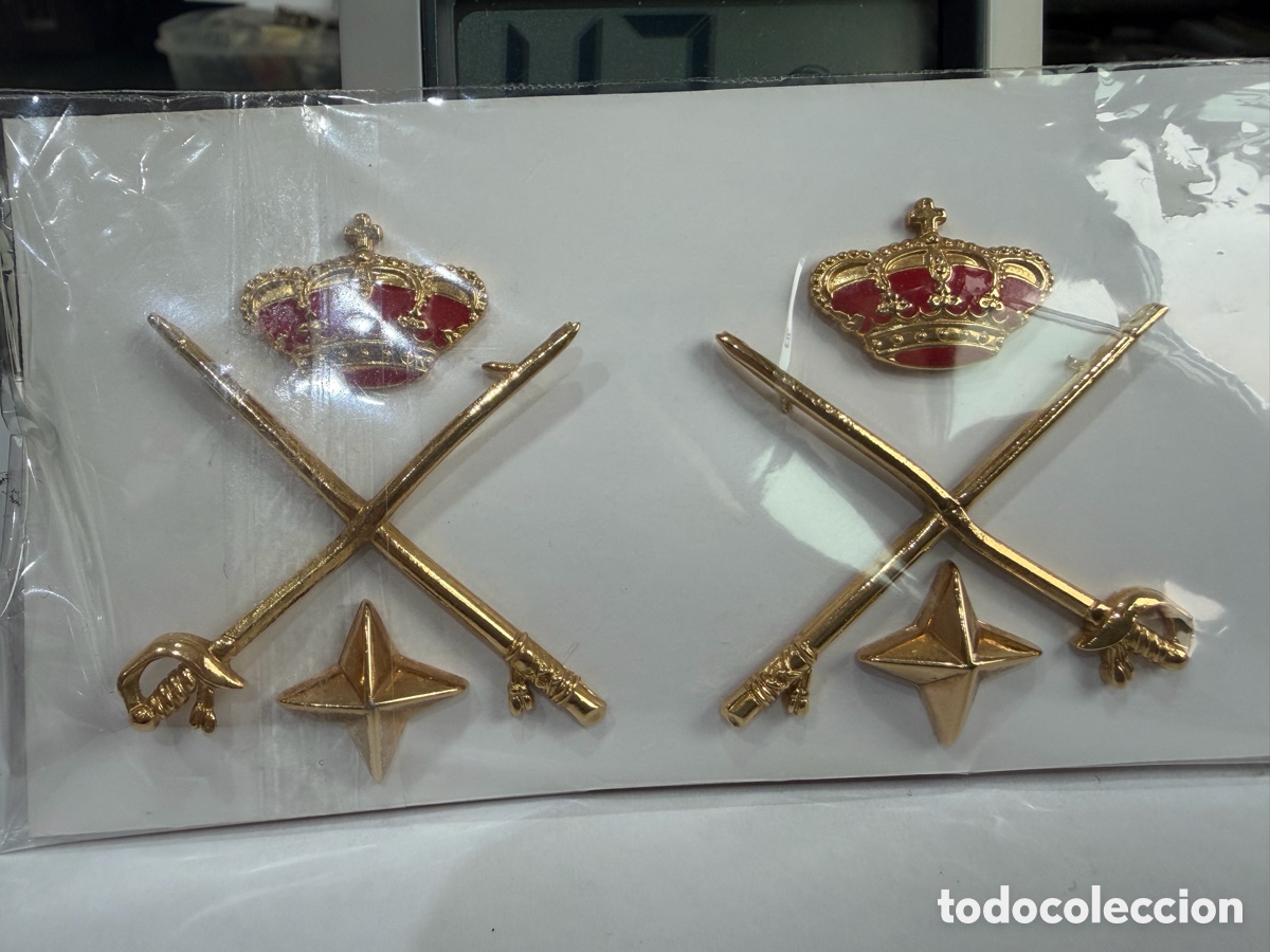 Militaria: Pareja de distintivos de Hombreras Para General de Brigada - mide 5 x 4 cm