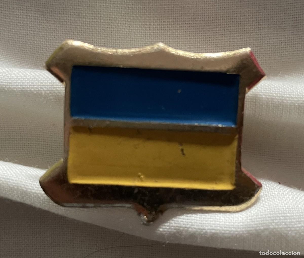 Militaria: Emblema de Gorra Bandera Guerra de Ucrania