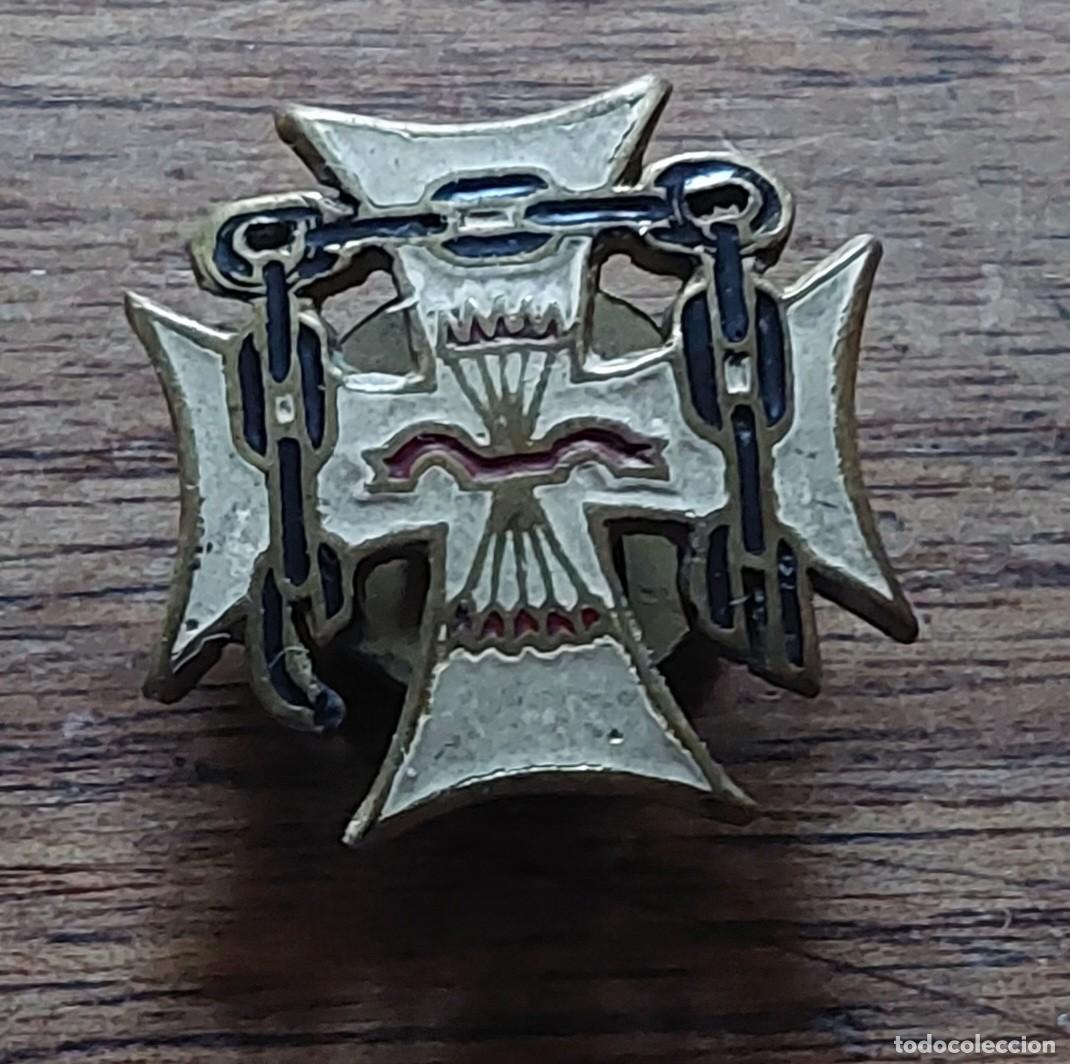 Militaria: Emblema de excautivos de Falange Guerra civil