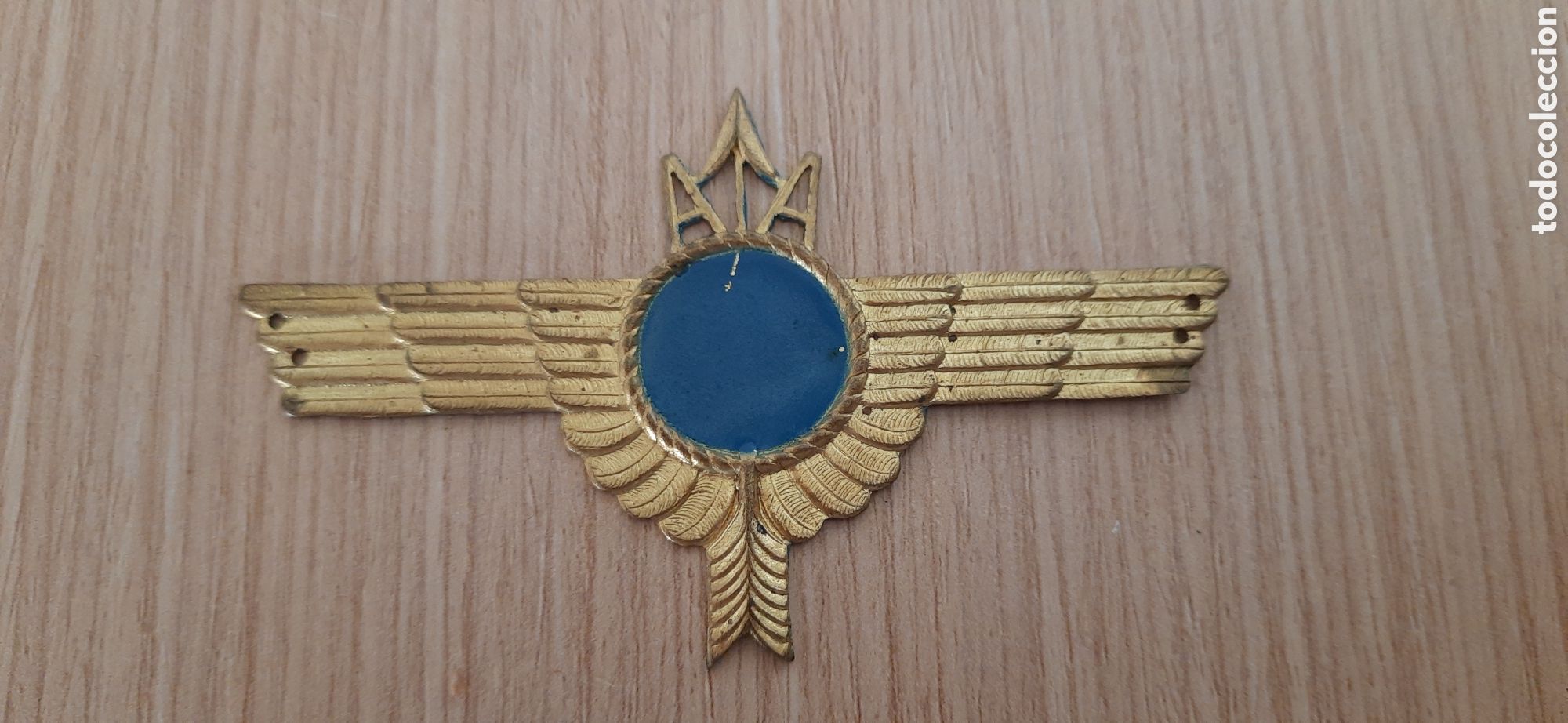 Militaria: Emblema apuntador antia&eacute;reos guerra civil