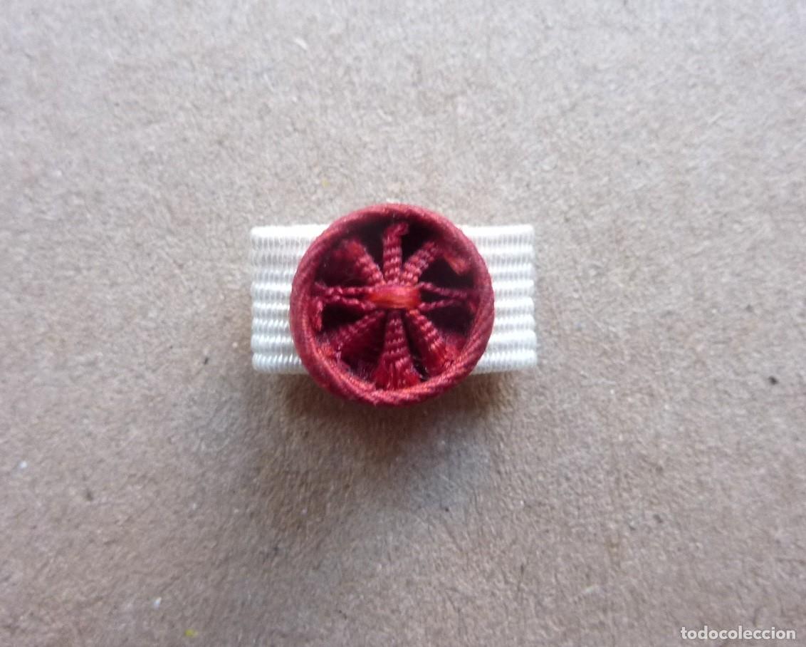 Militaria: Finlandia - Roseta de ojal - Insignia de Comendador de la Orden del Le&oacute;n - Roset&oacute;n solapa