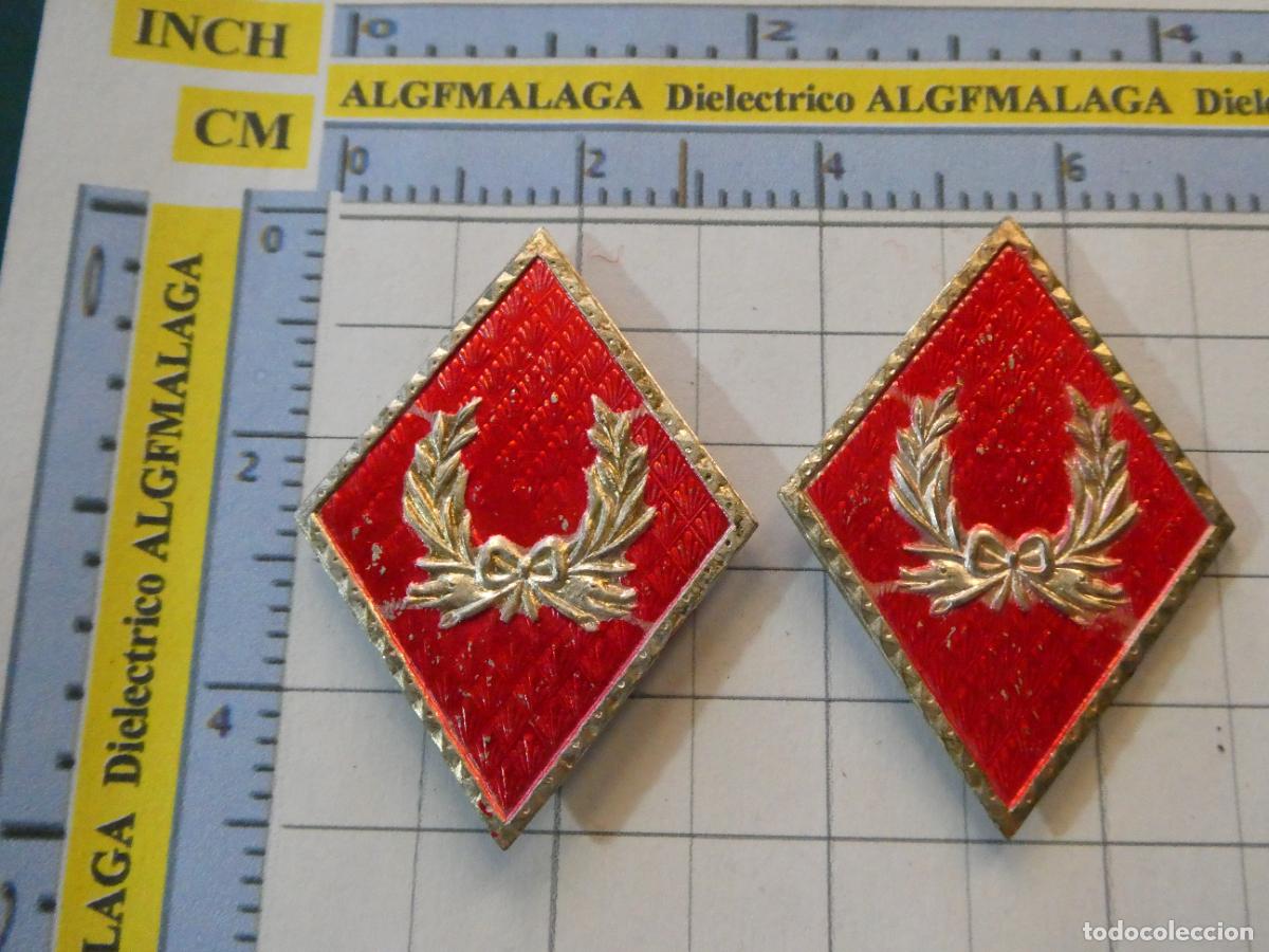 Militaria: PAREJA DE INSIGNIAS ROMBOS MILITARES. LAT&Oacute;N. VETERINARIA VETERINARIOS