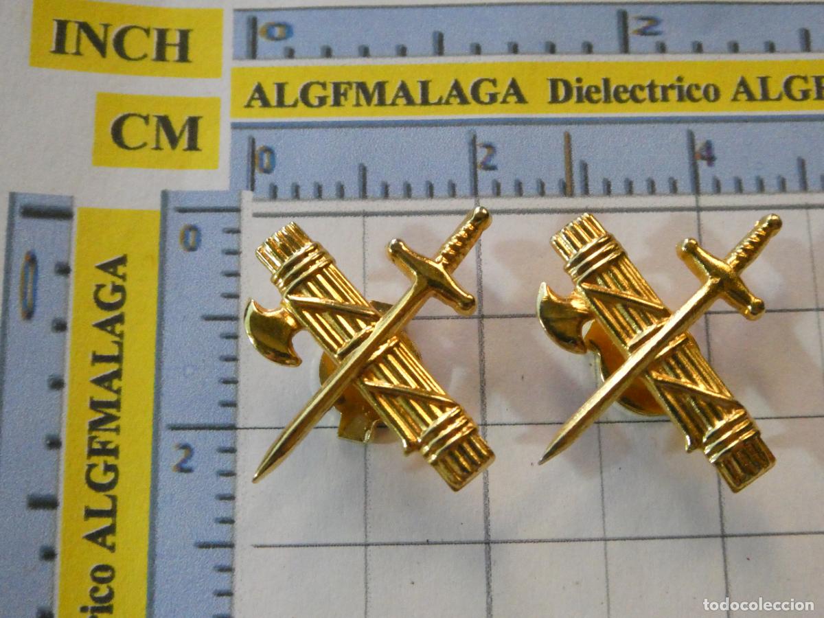 Militaria: 2 INSIGNIAS DE COLAPA CUELLO GUERRERA GUARDIA CIVIL. ESCUDO DORADO