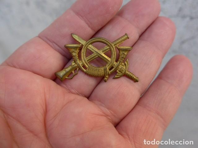Militaria: ANTIGUO EMBLEMA DE INFANTERIA PARA GORRA O CUELLO GUERRA CIVIL INSIGNIA