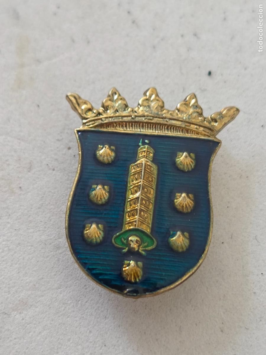 Militaria: INSIGNIA ESCUDO A CORU&Ntilde;A GALICIA M9