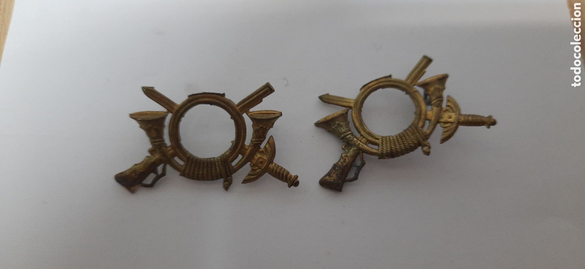 Militaria: PAREJA DE INSIGNIAS DE CUELLO DE INFANTERIA EPOCA ALFONSO XIII REPUBLICANIZADAS