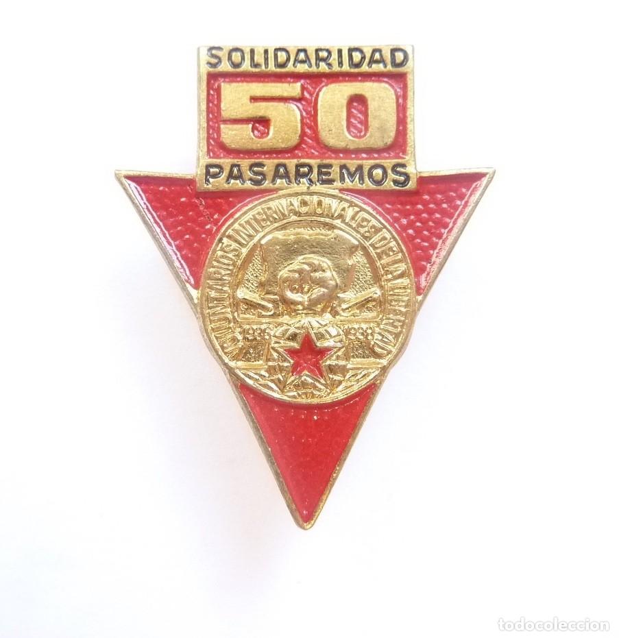 Military Antiques: Brigadas Internacionales: Emblema conmemorativo 50 Aniversario - Insignia Alemania RDA. Distintivo