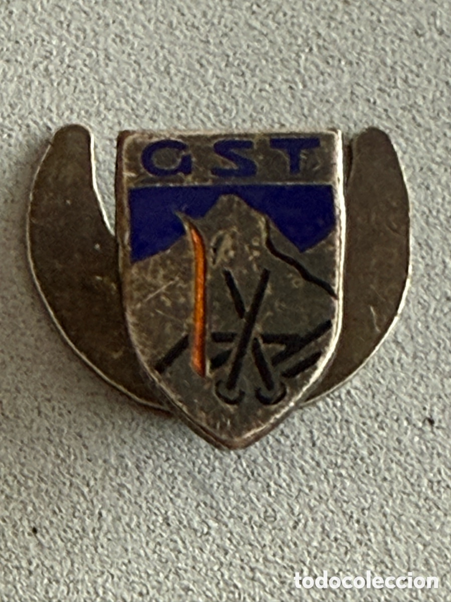 Militaria: Antigua Insignia. GST. a identificar
