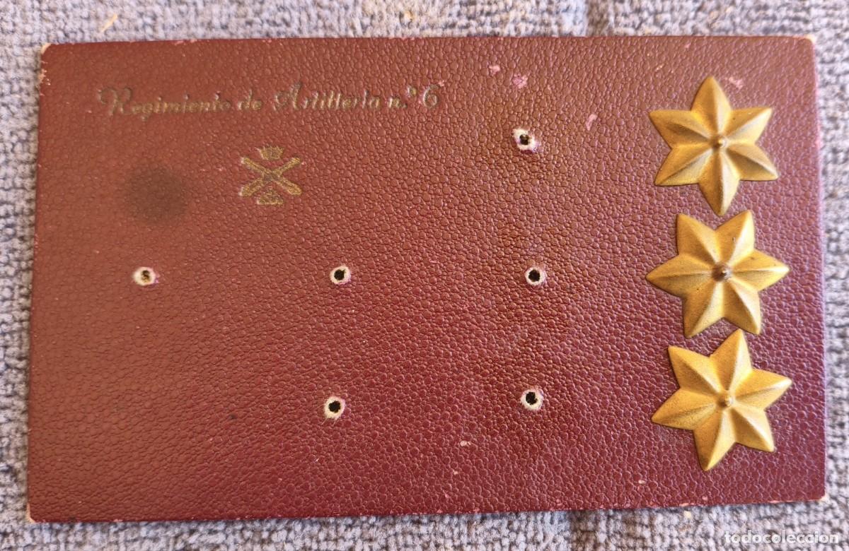 Militaria: Peque&ntilde;o expositor / muestrario con estrellas para divisas. Regimiento de Artiller&iacute;a N&ordm;6. &Eacute;poca Franc
