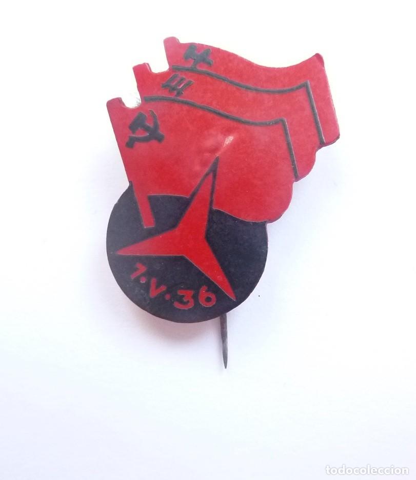 Militaria: Checoslovaquia o RDA: Insignia internacionalista - Brigadas Internacionales - Emblema antifranquista