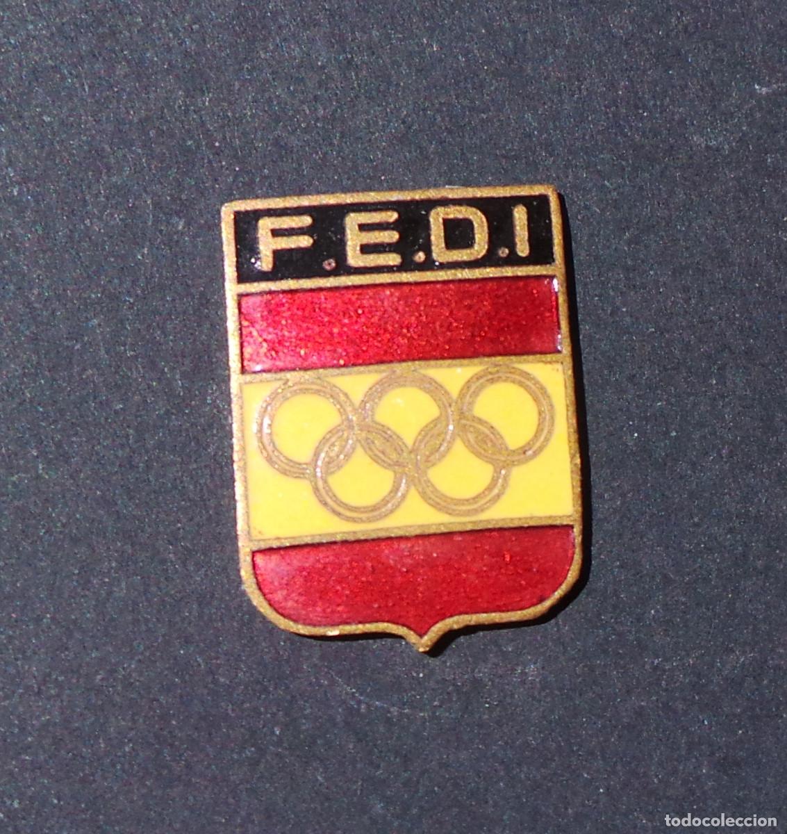 Militaria: ESCUDO ESMALTADO REAL FEDERACI&Oacute;N ESPA&Ntilde;OLA DEPORTES DE INVIERNO