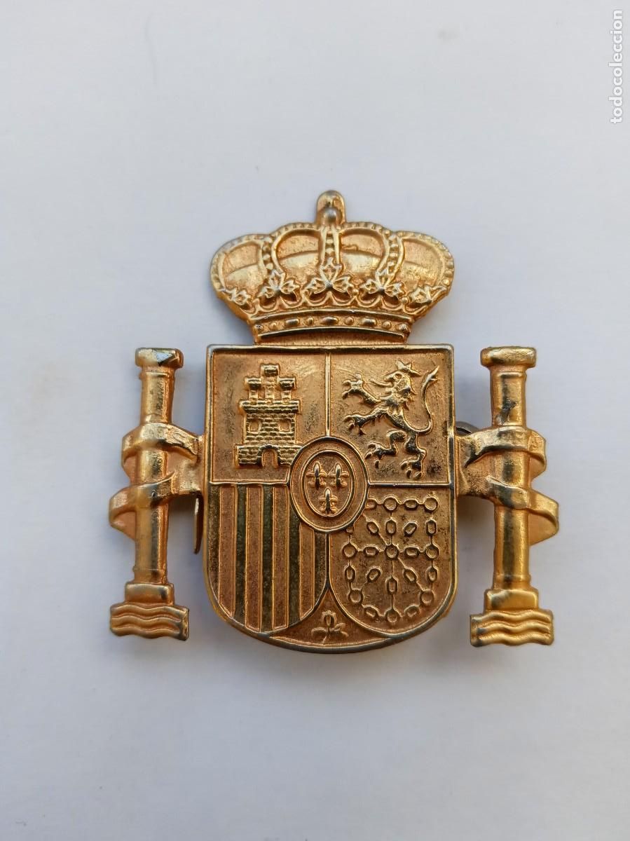 Militaria: EMBLEMA DE GORRA DE POLICIA LOCAL O MUNICIPAL. PRIMEROS DE LA MONARQUIA