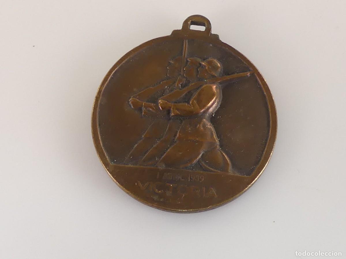 Militaria: Parte de Medalla condecoraci&oacute;n. alzamiento 18 julio 1936 - Victoria 1abril 1939