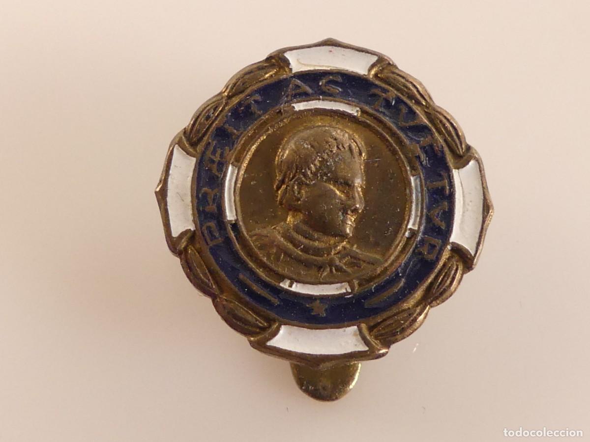Militaria: ANTIGUO PIN INSIGNIA OJAL ANTIGUOS ALUMNOS SALESIANOS DON BOSCO