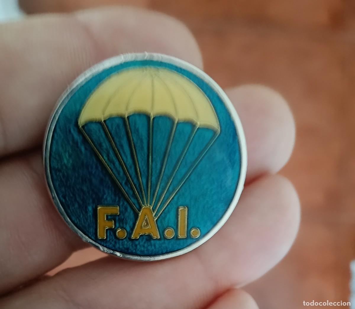 Militaria: Insignia paracaidista F.A.I