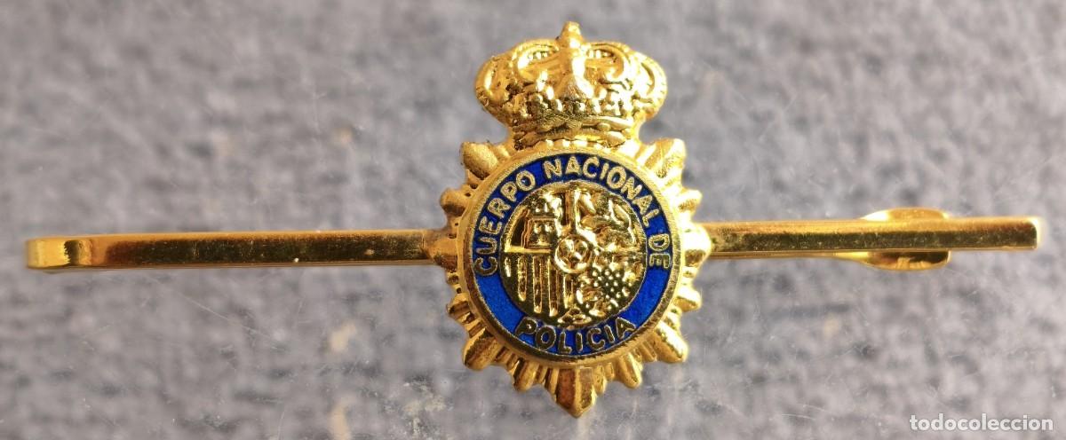 Militaria: Espa&ntilde;a. Cuerpo Nacional de Polic&iacute;a. Pasador de corbatas o pisacorbatas.